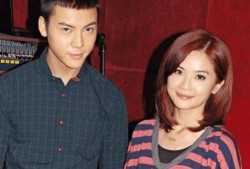 最新爆料明星恋情,当红明星甜蜜牵手，恋情细节引热议